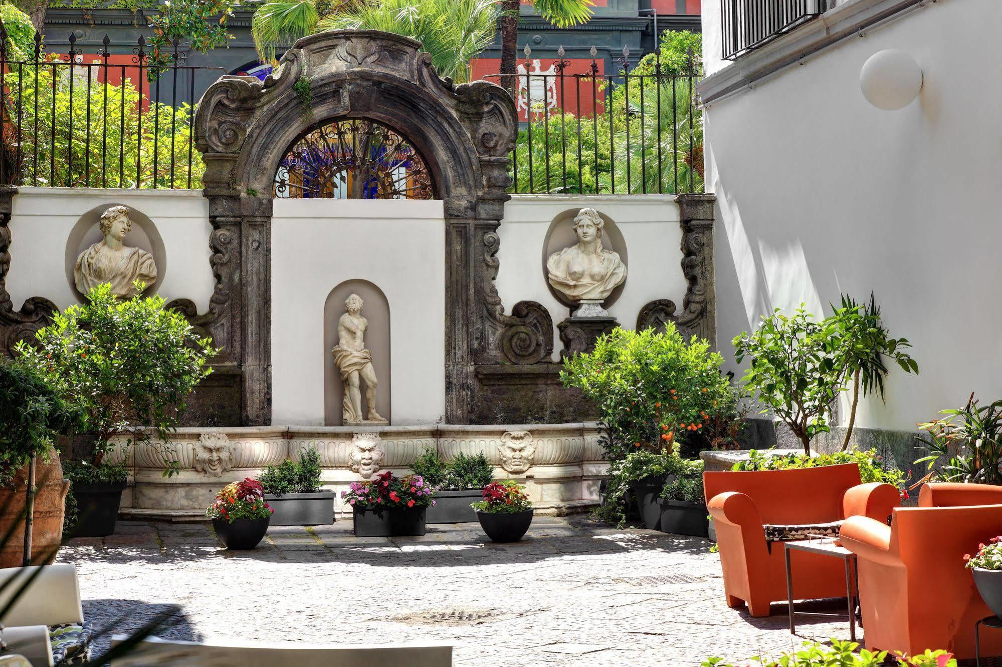 Hotel Piazza Bellini&Apartments Napoli Esterno foto